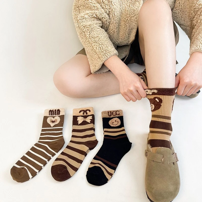 袜子女春秋复古条纹袜高弹舒适网红加厚饰品袜保暖棉潮流女士长筒