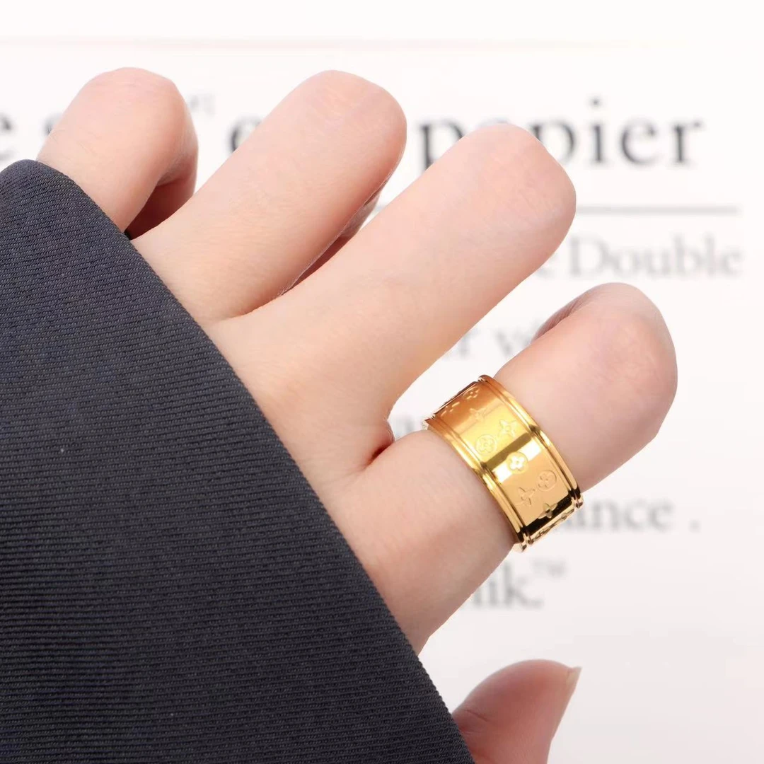 钛钢戒指 时尚饰品轻奢气质个性百搭花花戒指1679