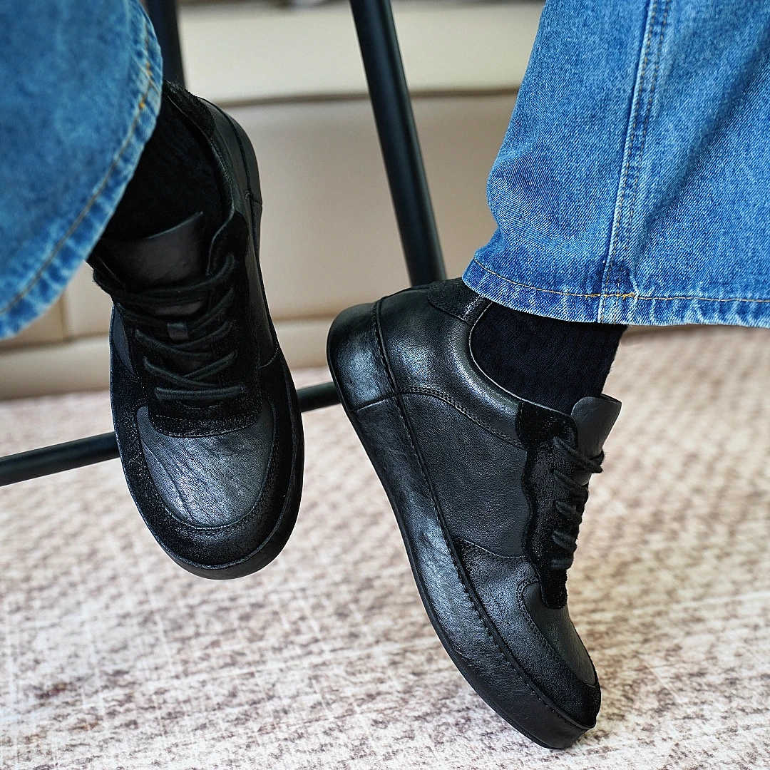 设计款休闲包底马皮鞋男鞋