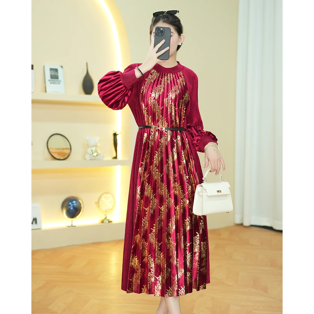 2025秋冬新款红色连衣裙喜服婚宴丝绒秋冬连衣裙长裙