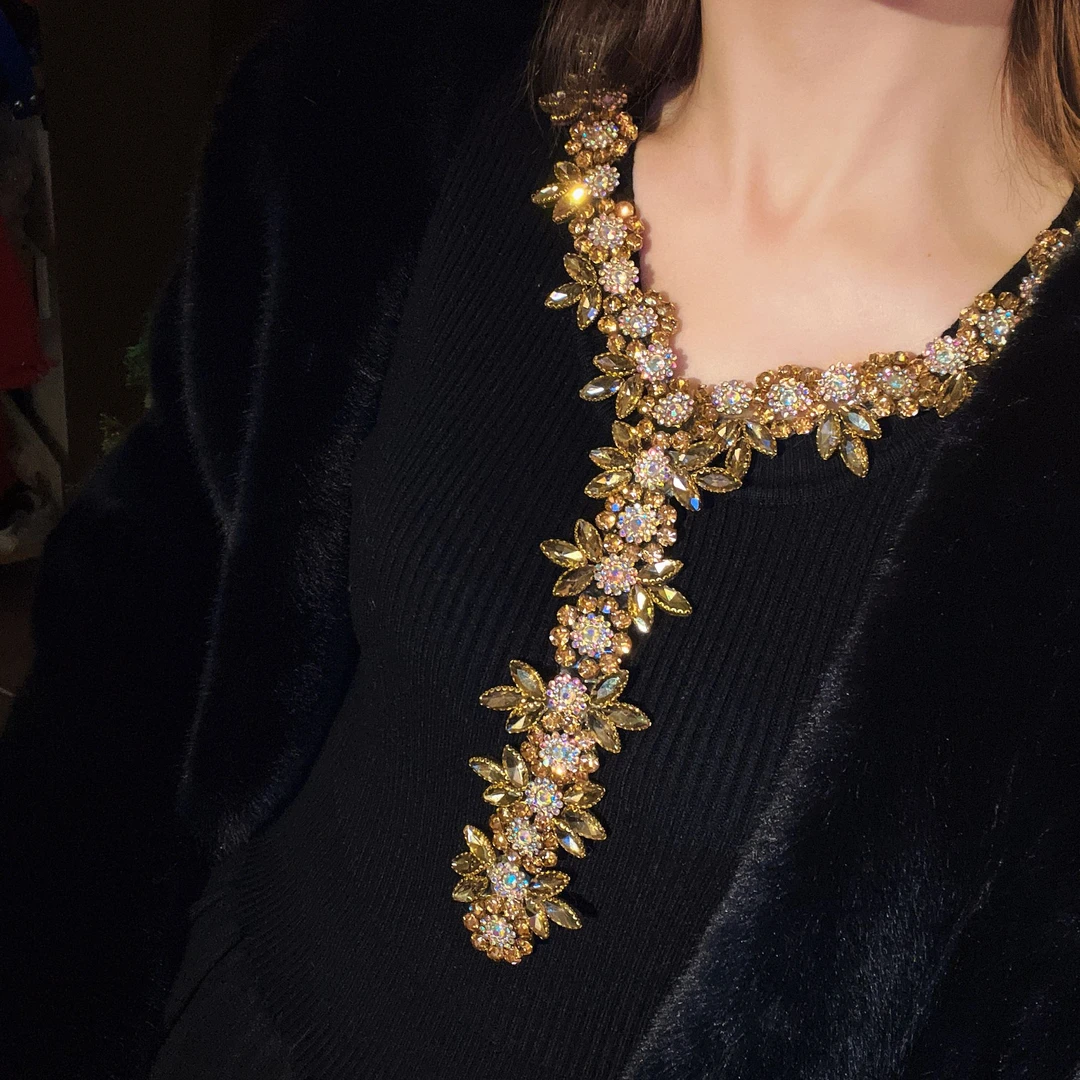 光彩夺目金色太阳花束带别针AZ178