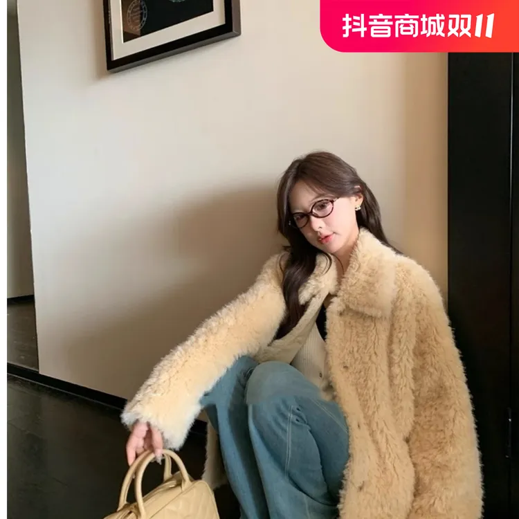 秋冬季毛绒绒宽松厚外套女高级感年轻爆款毛毛仿皮上衣