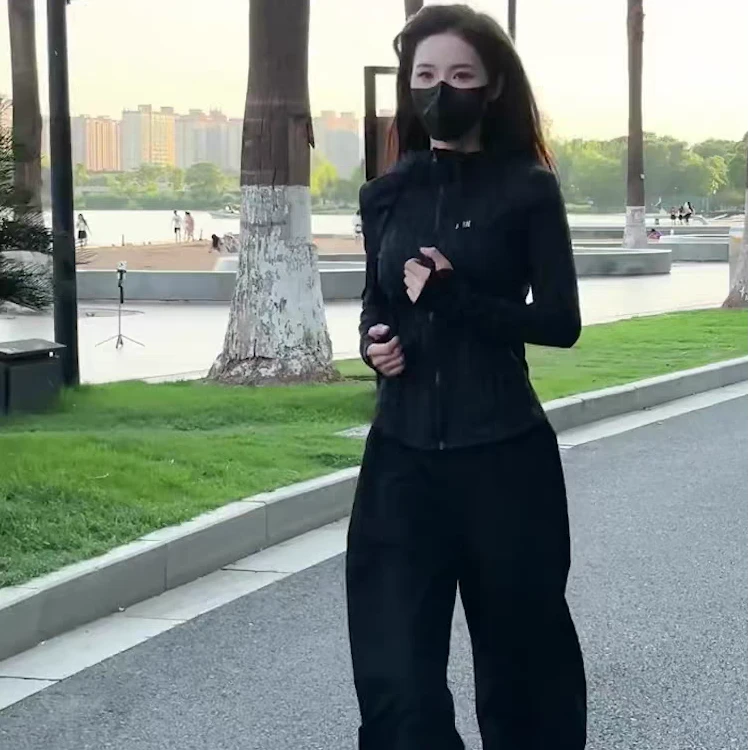 秋季新款两件套显瘦网红时尚休闲黑色运动修身百搭时髦炸街气质