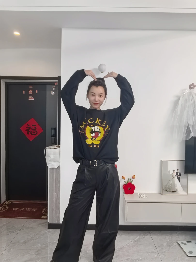 <双11来喽>皮裤米奇♡超酷休闲百搭卫衣