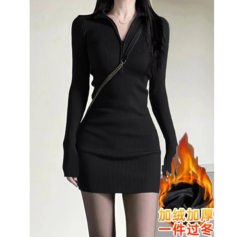 早秋2025新款法式赫本风黑色针织连衣裙子女秋冬毛衣裙辣妹包臀裙