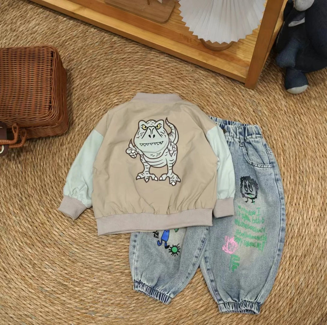 儿童春秋韩版卡通拼色刺绣恐龙夹克CH011