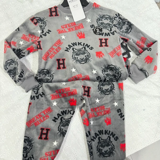 迪拜REDTAG老虎灰色软软套装