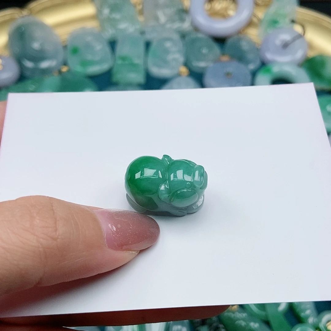 翡翠颈饰未镶嵌天然Ａ货翡翠