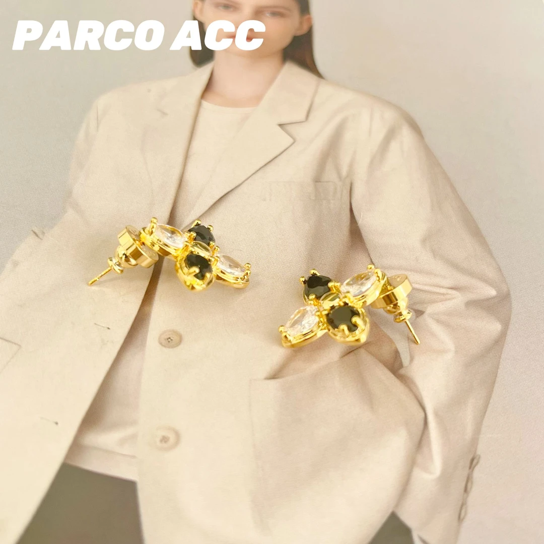 铜合金合成锆石耳饰 GT304 黑白锆石四叶花耳钉