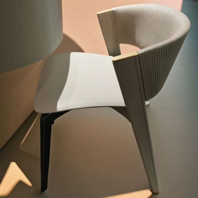 Cornelio-Cappellini  LISBONA椅子