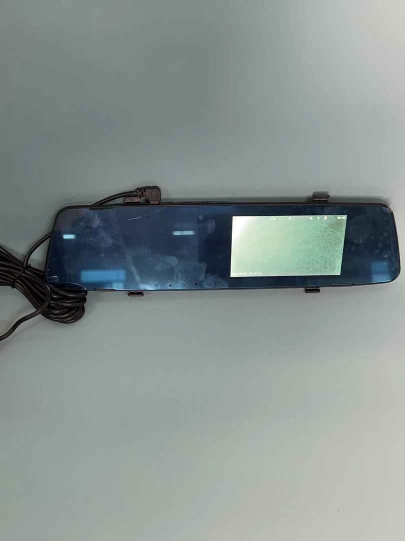 95新  1080P高清行车记录仪（含16G内存卡）