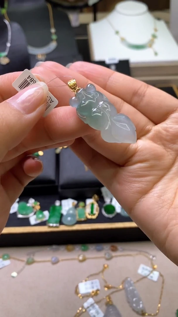 【闪购商品】翡翠颈饰18K金镶嵌净货4895