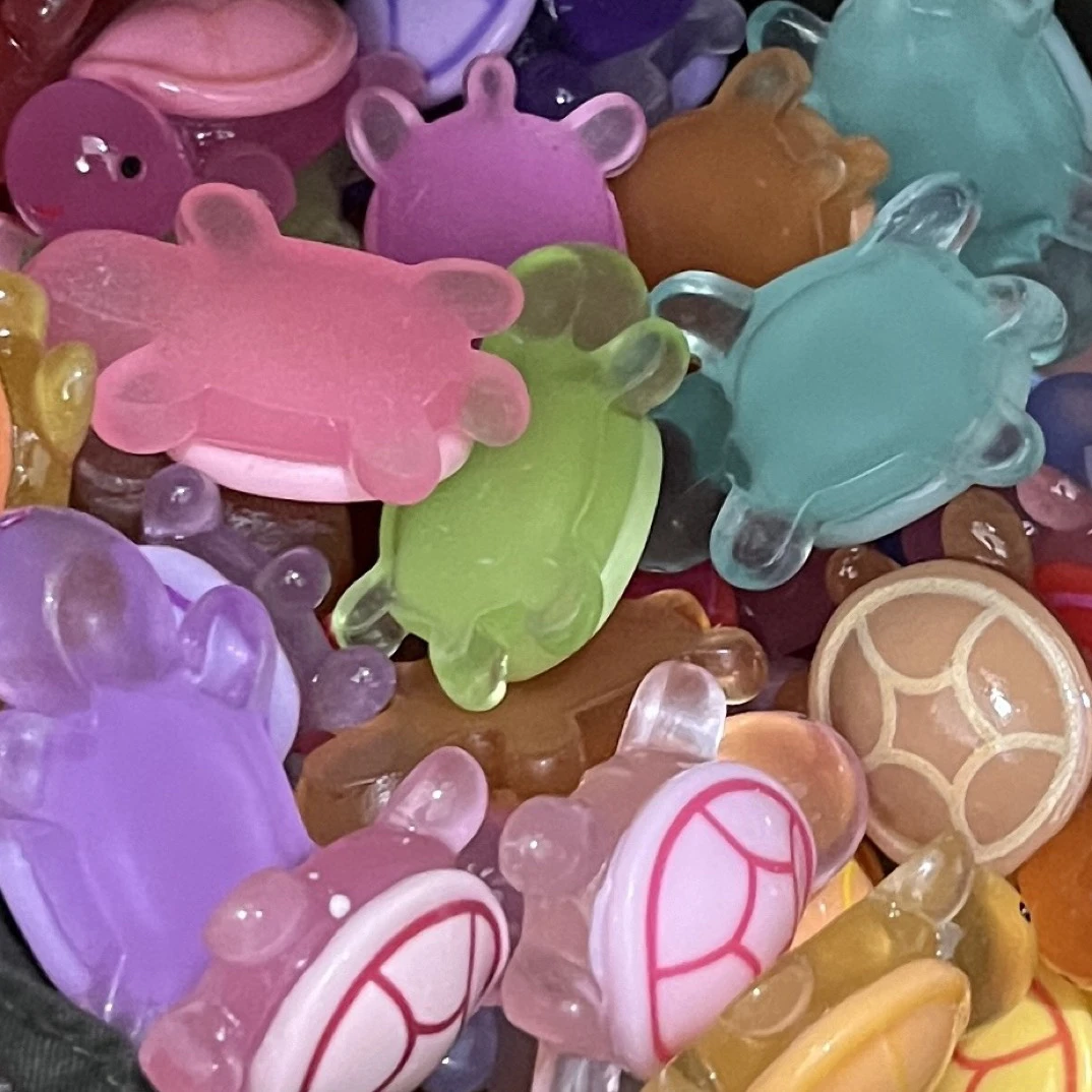 （对对碰）夜光小乌龟树脂摆件可爱3.2cm