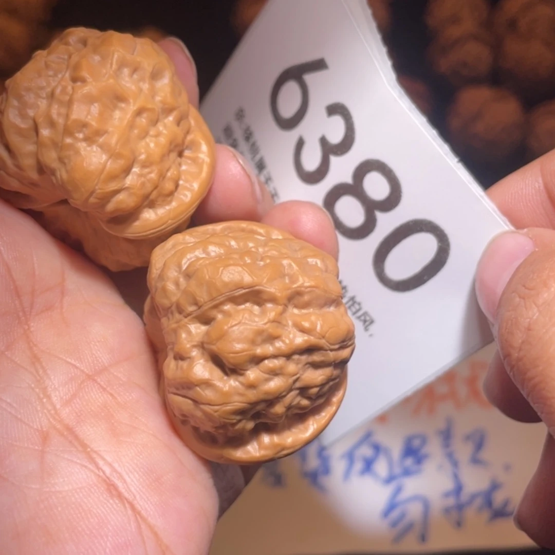 【闪购商品】文玩核桃吊坠小**哥