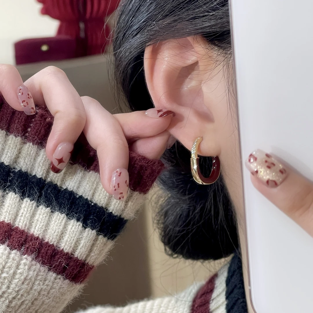 韩芸汐 A-56 气质复古红U形耳圈女高级感个性百搭耳饰