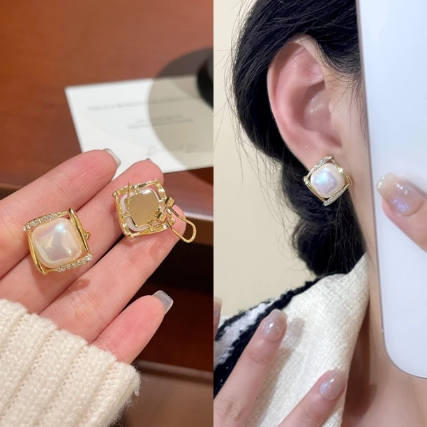 A-428 轻盈方形珠珠微镶轻奢高级感设计耳钉