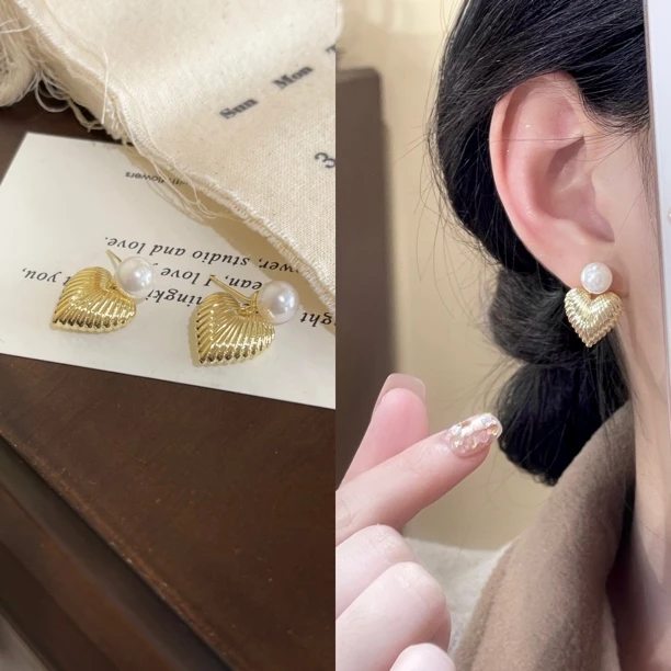 韩芸汐 A-28 法式珠珠复古工艺线条爱心气质金色耳钉