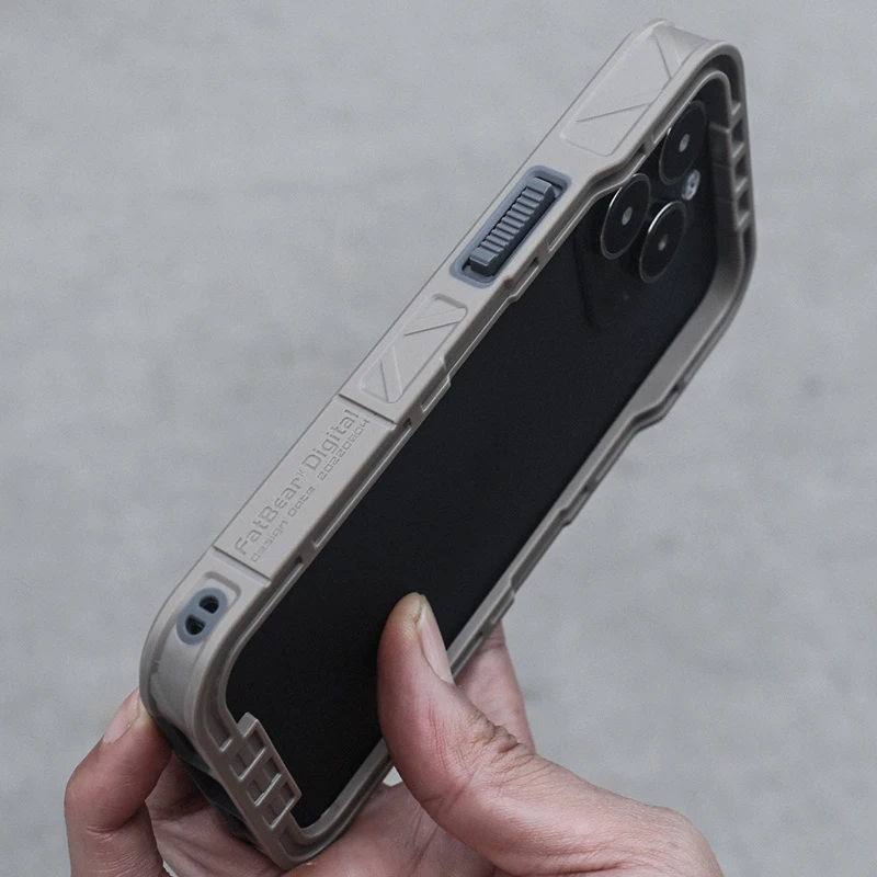 FatBear适用于苹果iPhone14/15/Pro/MAX/Plus战术防摔散热手机套