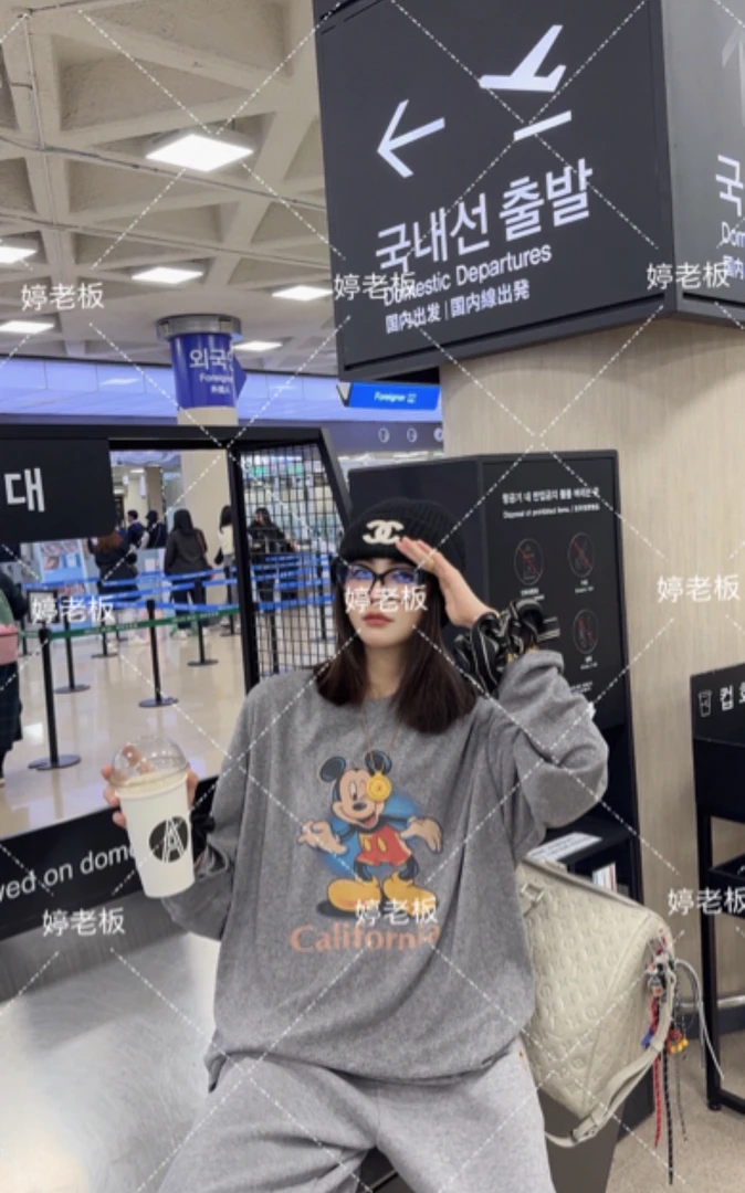 『婷老板』新款、阳光米奇C字母灰色长袖T恤3232-60-1