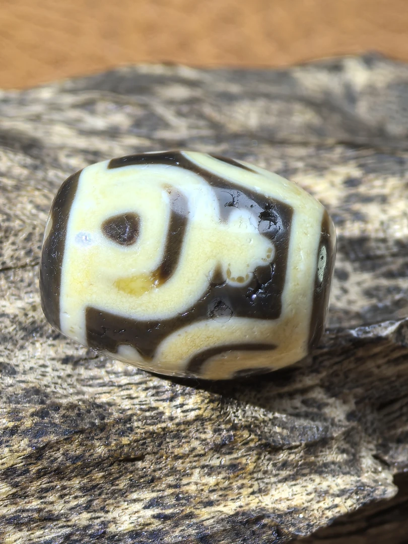 老藏珠系列至纯牙黄四宝瓶达洛九眼石页岩玛瑙玉髓锁骨链吊坠配饰