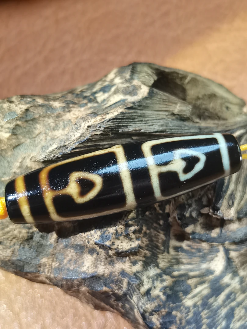 藏传至纯老虫虫系列四叶菩提九眼石页岩玛瑙玉髓锁骨吊坠定制款式