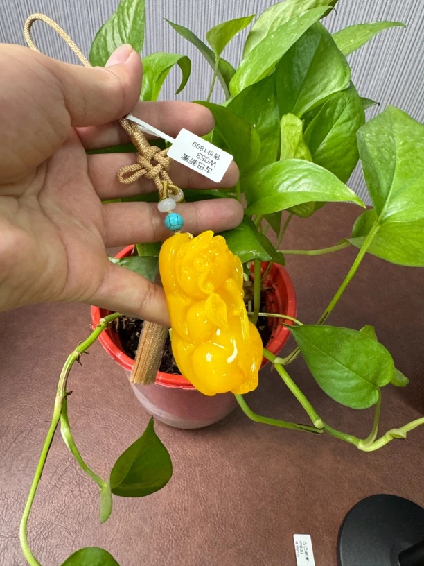 w093古巴新蜜精美貔貅手把件