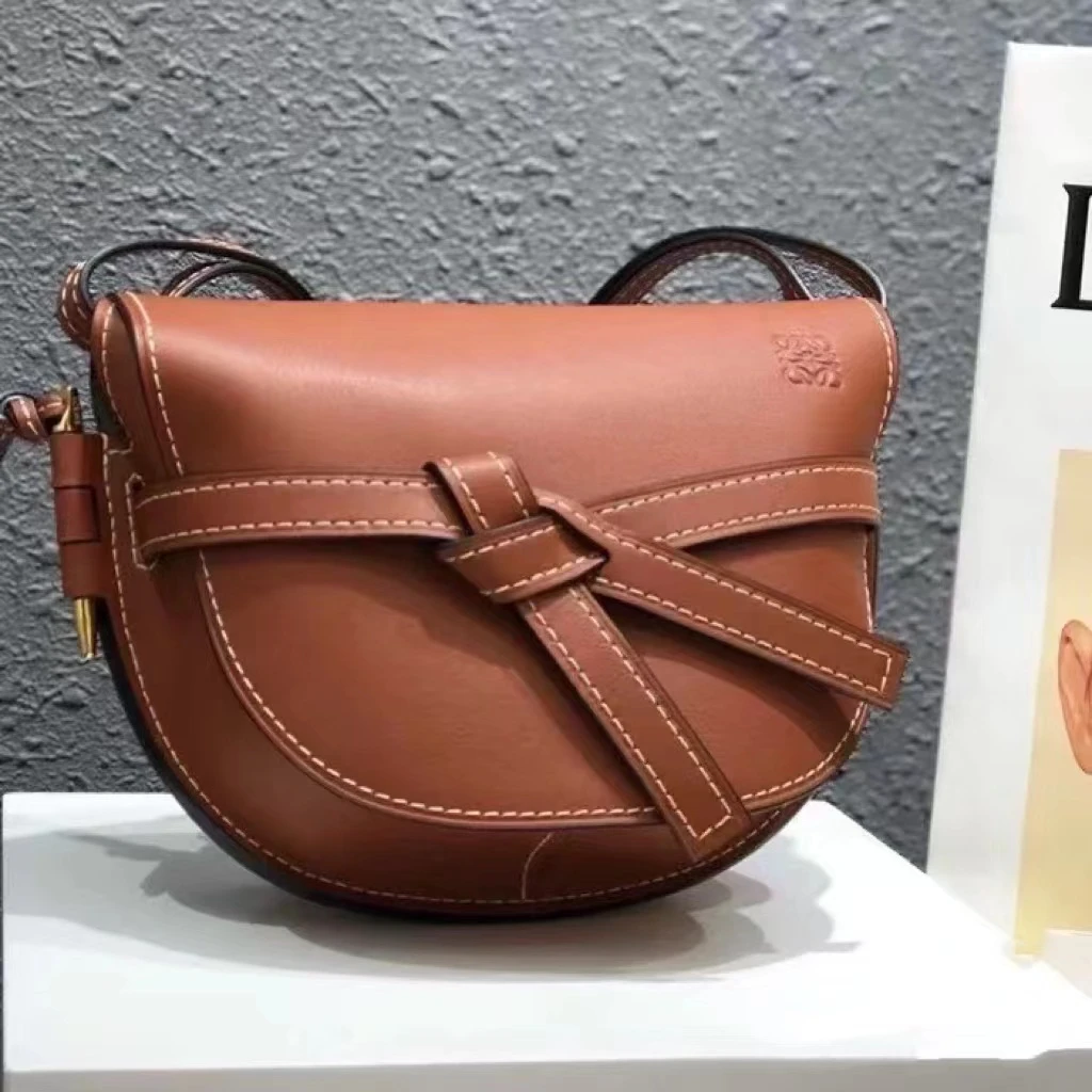 95新 LOEWE/罗意威 小鱼儿/H4081226/中号焦糖色gate单肩包