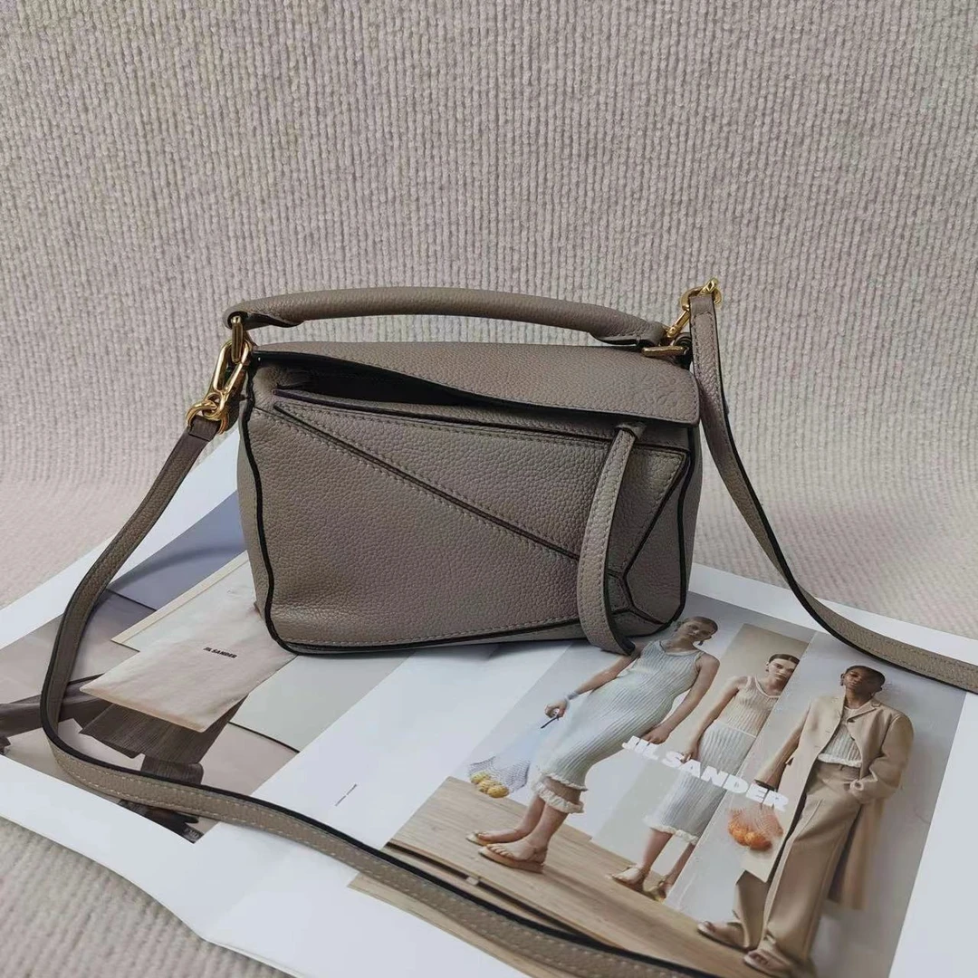 95新 LOEWE/罗意威 【文子姐专属】/D930/牛皮puzzle单肩包