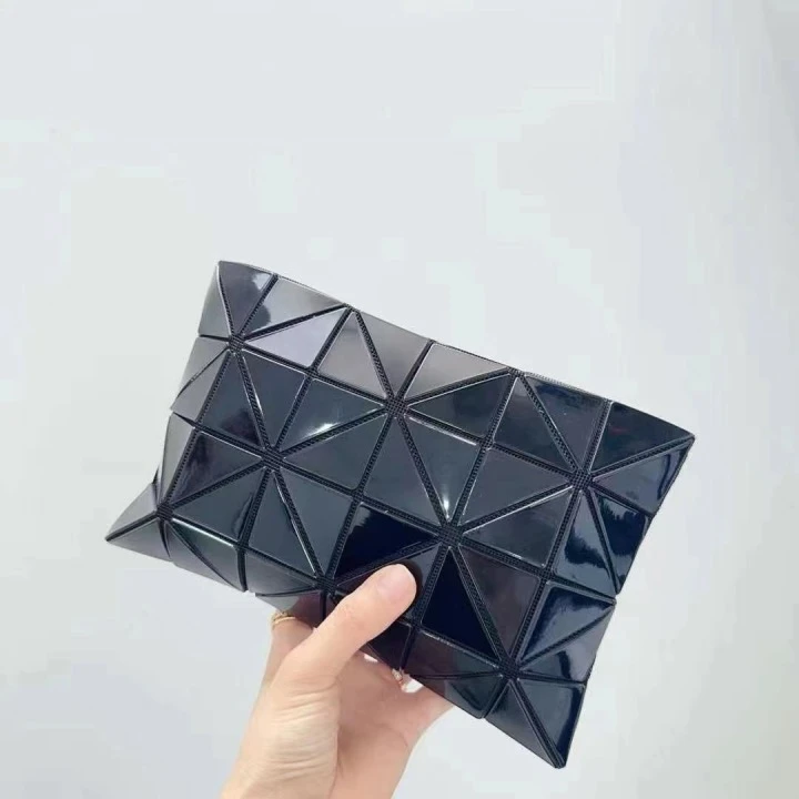 95新 Celine/思琳 【文子姐专属】/D1225/三宅一生 单肩包