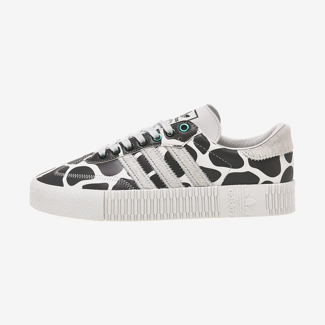 adidas originals Samba长颈鹿防滑耐磨低帮板鞋女款黑白FV4057