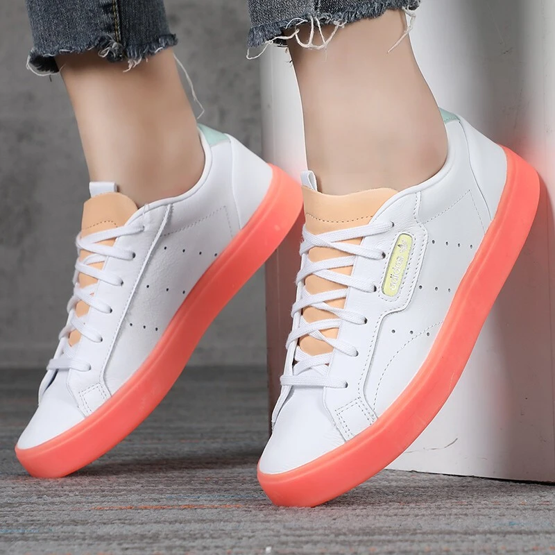 【B类微瑕】adidas originals耐磨透气低帮板鞋女款白珊瑚粉FW5463