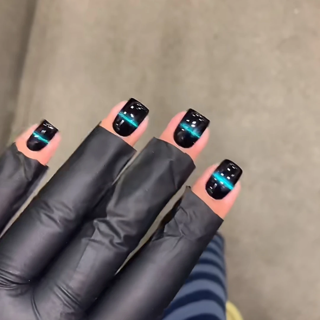 【短方】Lydia 穿戴甲美甲贴片可拆卸手工指甲贴片24片装猫眼短款