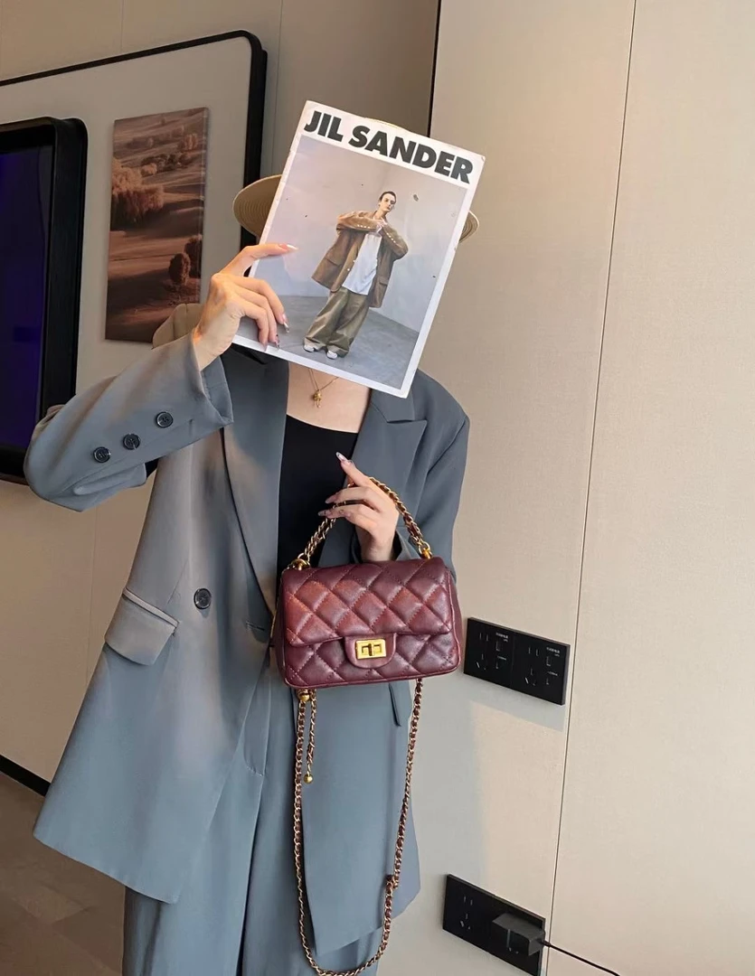 真皮女包2024冬新款小香风菱格绣线包链条包高级斜挎包时尚复古包