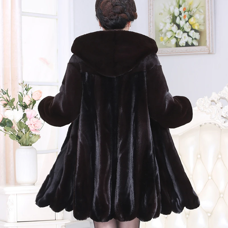 中老年妈妈冬装时尚连帽仿貂绒外套中长款洋气减龄奶奶装保暖大衣