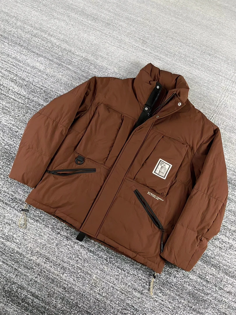 KUASHIJIE-设计师款结构感多口袋绣花定制个性立领酒红羽绒服091#