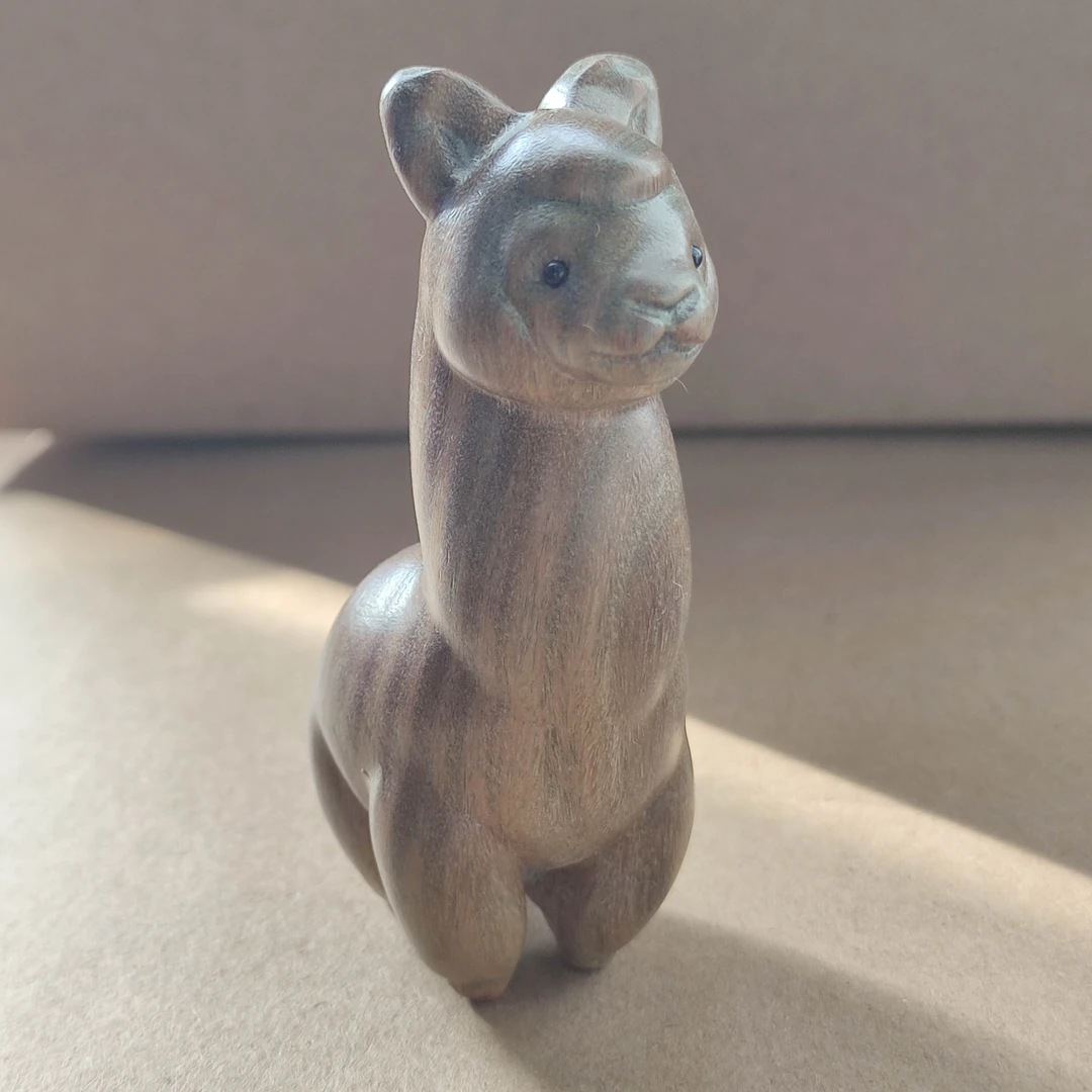 561 绿檀羊驼摆件