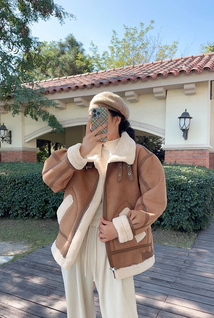 606女款加厚时尚百搭一体绒外套