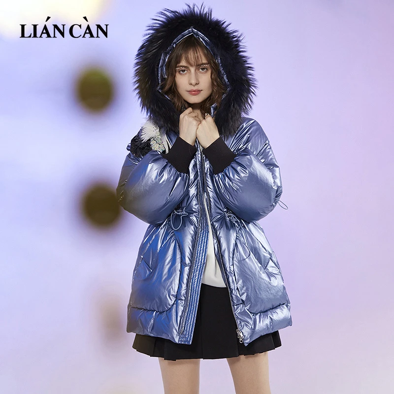 莲灿2025冬季新商场同款宽松休闲连帽毛领刺绣羽绒服71AW373002