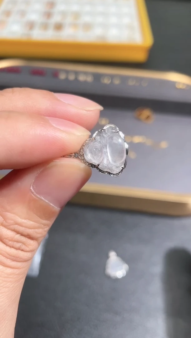 【闪购商品】翡翠吊坠18K金镶嵌佛公吊坠
