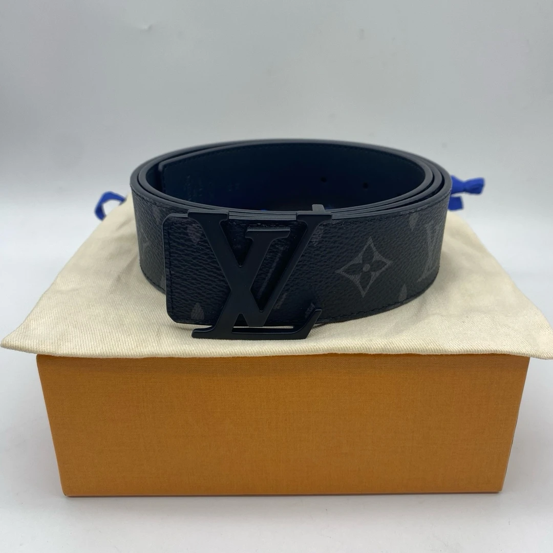 全新未使用 LouisVuitton/路易威登 磨砂扣黑花皮带105码/9259948