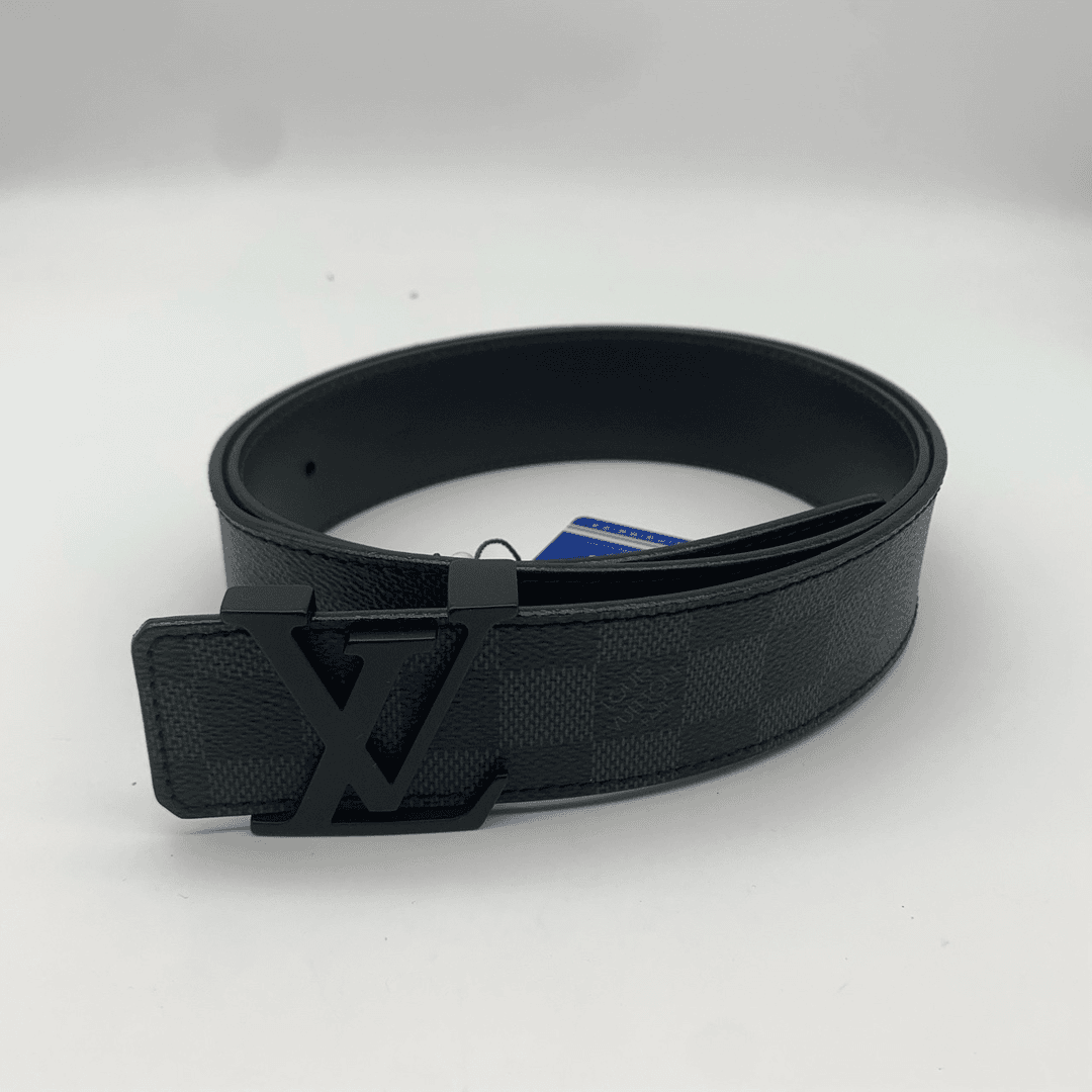 99新 LouisVuitton/路易威登 99新黑色棋盘格皮带，90码8266378