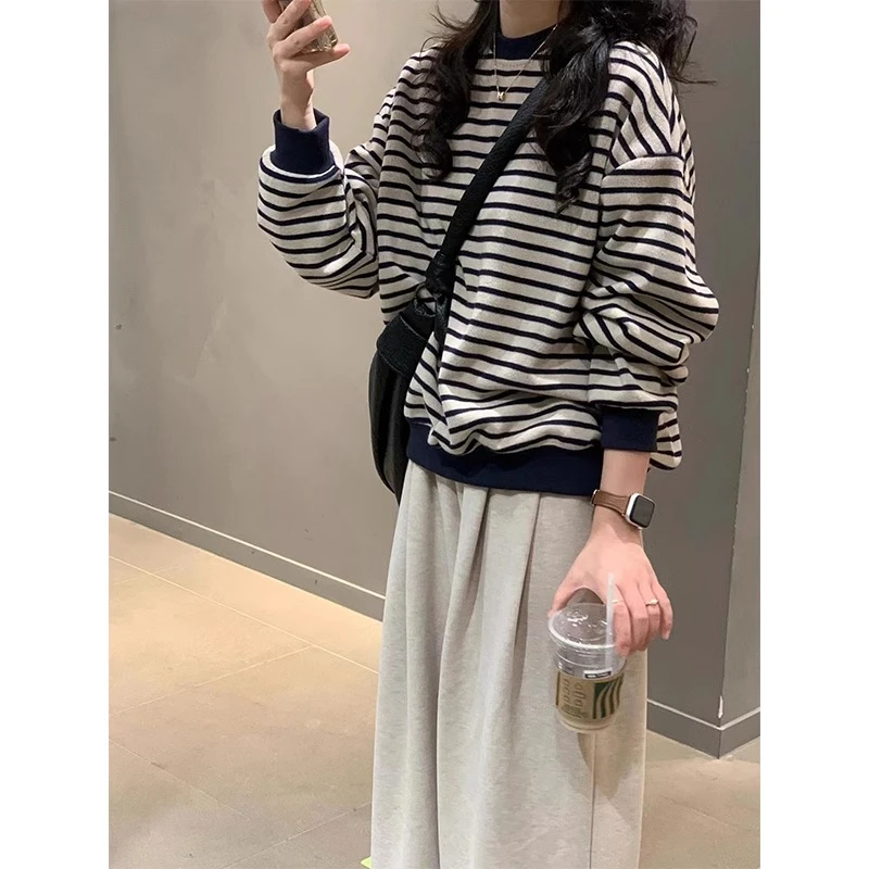 早秋复古圆领条纹毛衣女宽松慵懒风学生别致时尚高级感针织上衣