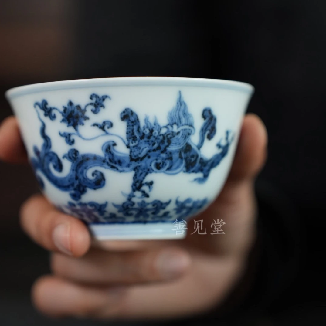 【无尘格古】青花龙草主人杯。