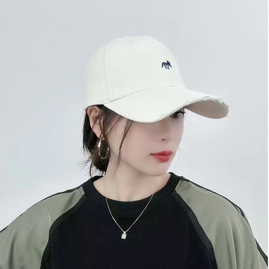 破沿刺绣小狐狸棒球帽新款男女宽檐显脸小鸭舌帽遮阳透气休闲百搭