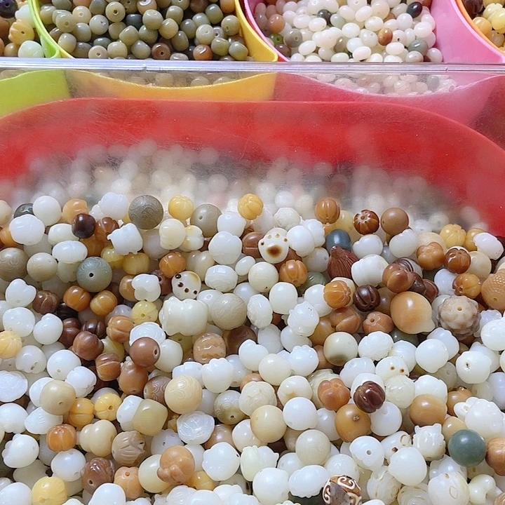 白玉菩提吊坠微瑕小尺寸雕刻件三十关注➕灯牌宠二十