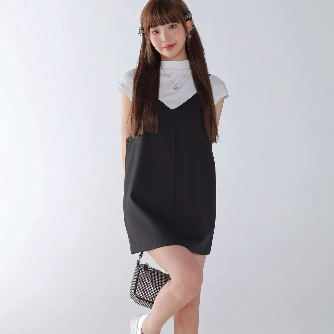 重生150小个子新品小众简约背带短裙温柔系复古黑色时尚