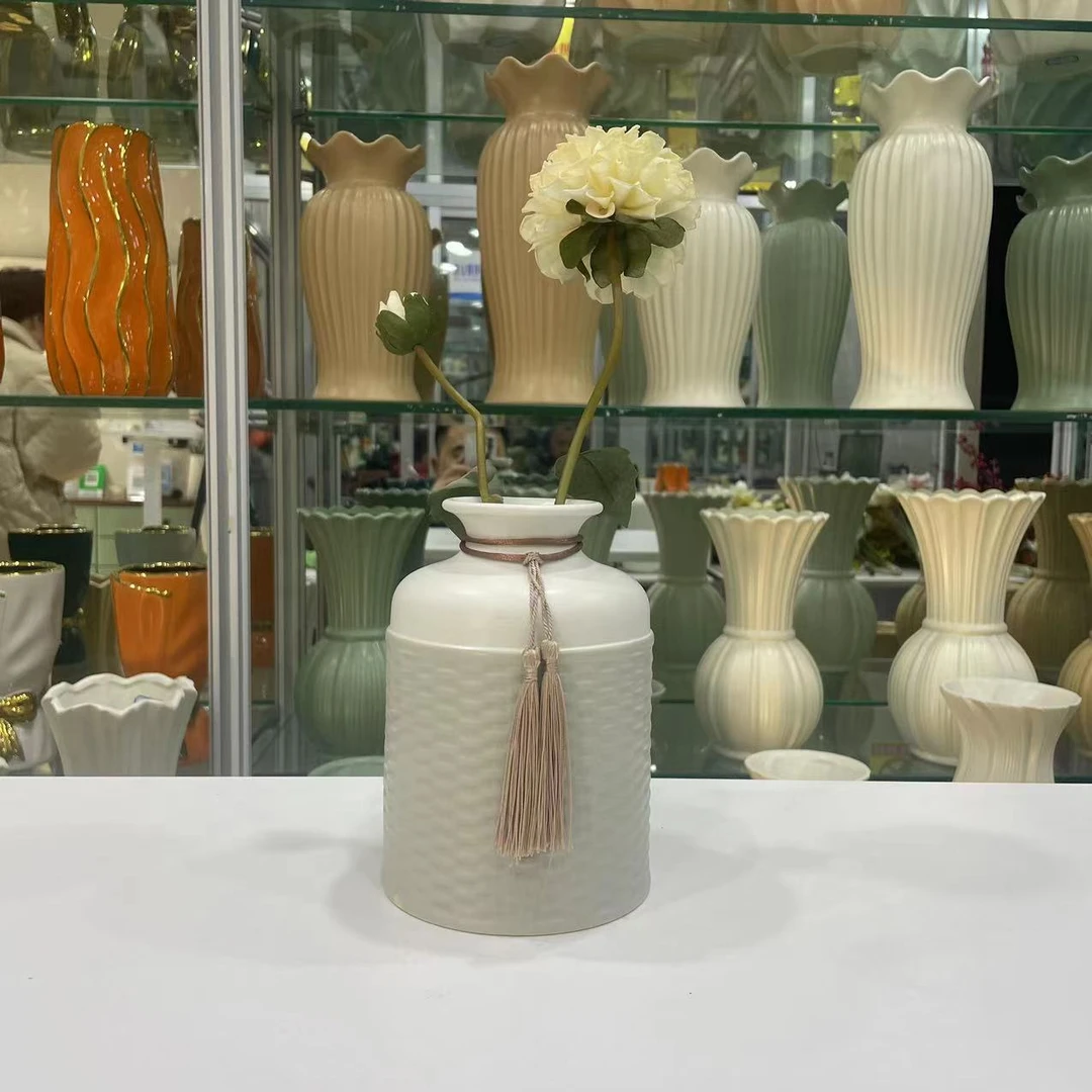 花口款陶瓷花瓶现代简约客厅插花摆件429-1白色
