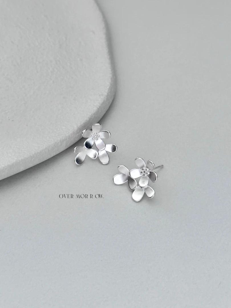 925银耳饰 花朵耳钉 通体银 19410