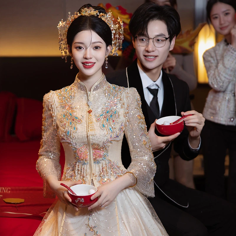 香槟色复古2025婚礼高端重工修身显瘦中式新娘敬酒服出阁服秀禾服