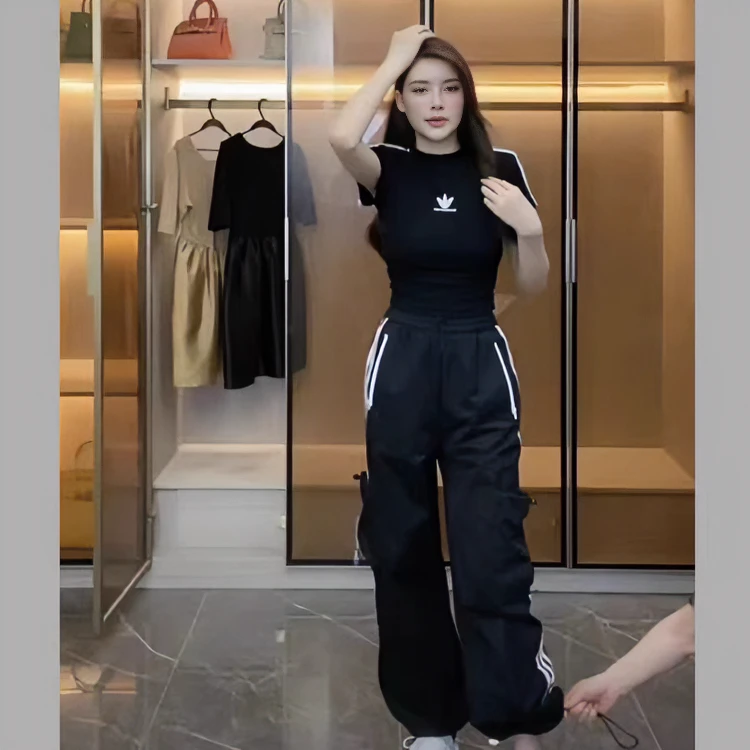 2024夏季短款上衣女露脐短袖打底女t恤+三条杠运动阔腿工装裤套装